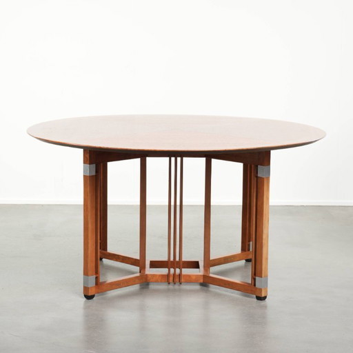 Round vintage Art Deco design dining table by Schuitema for 4 people from the Decoforma series