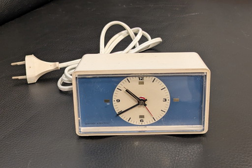 Beautiful alarm clock from the 70s 80s - fully functional