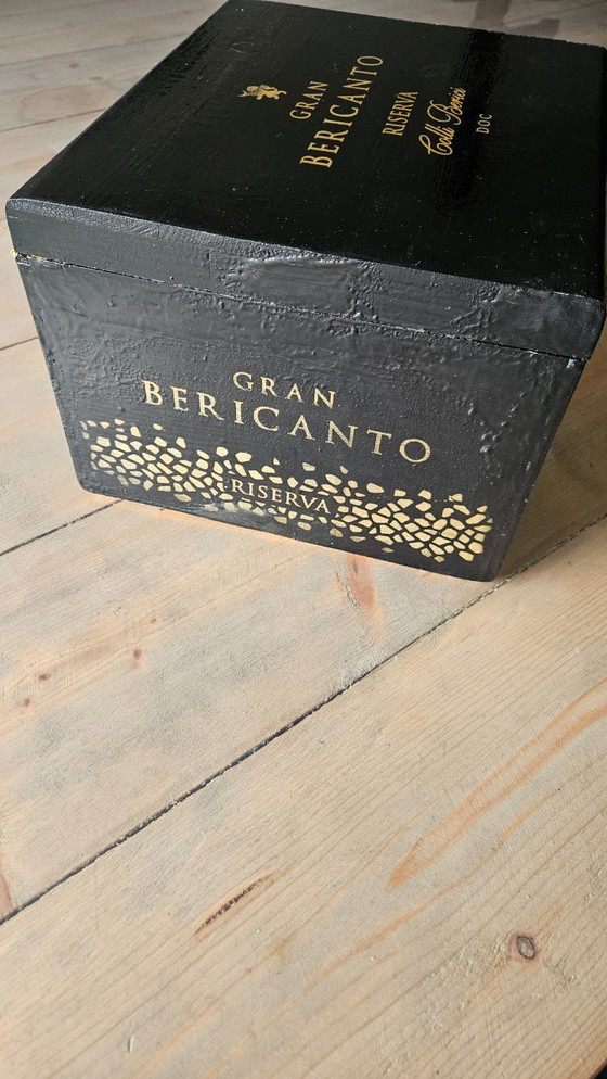 Image 1 of Exclusive Handmade Artequi Humidor - Cedarwood & Epoxy - Incl. Ashtray