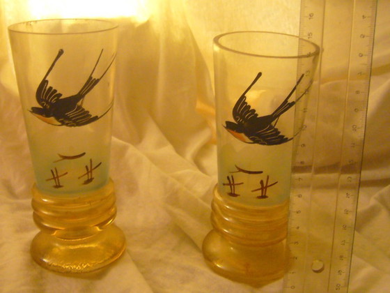Image 1 of Bicchieri vintage, d'epoca, forse Art Déco? Due bicchieri con smalto iridescente e rondini.
