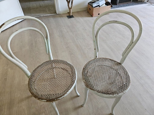 2 Thonet chairs no. 14