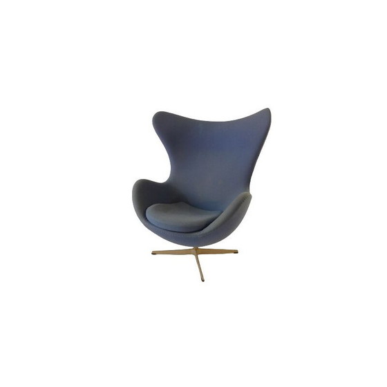 Image 1 of Vintage armchair by Arne Jacobsen for Fritz Hansen 2000