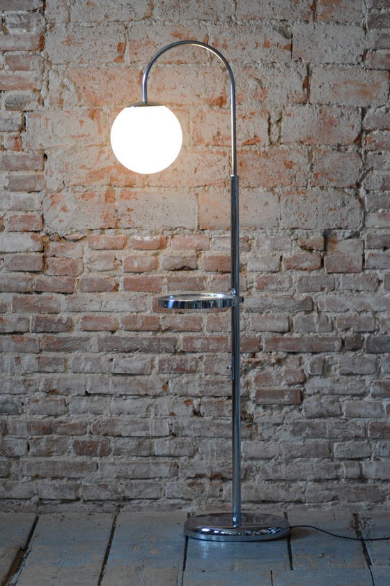 Gerestaureerde Bauhaus vloerlamp, chroom, staal, opaal melkglas, Tsjechisch, jaren 1930 – Vloerlampen, Metal (photo 4 of 14)