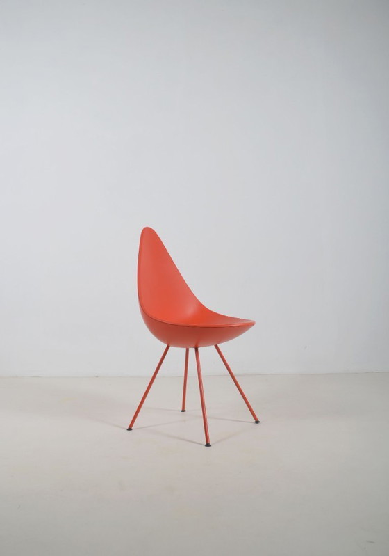 Image 1 of Silla Drop 3110 diseñada por Arne Jacobsen para Fritz Hansen