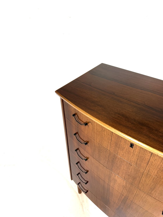 Cassettiera vintage danese in noce, anni '60. – Cassettiere, Wood, Metal (photo 6 of 9)