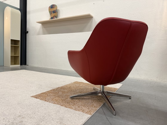 Image 1 of Sillón giratorio Leolux Pode Sparkle de piel roja