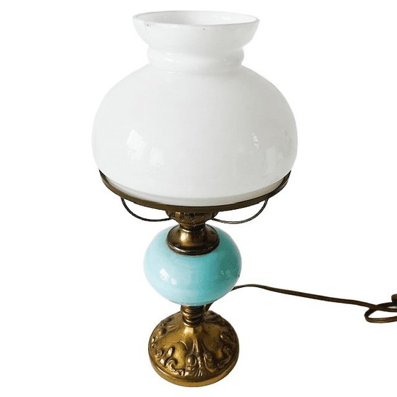 Image 1 of Lampe à pétrole ancienne convertie à l'électricité, laiton et verre turquoise recyclés, années 1900