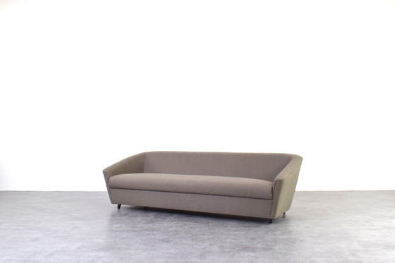 Image 1 of Ruimtevaart-achtige Duitse sofa uit de jaren 60.