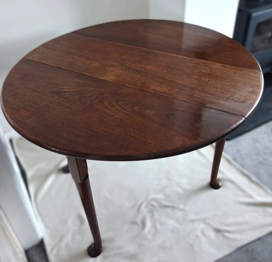 Image 1 of Authentic 18thc Georgian Oval Mahogany Gate-leg Drop-Leaf Dining Table / Pad Feet