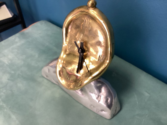 Image 1 of David Marshall Dalí, Orologio che si scioglie, Design brutalista