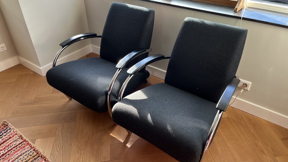 Image 1 of Twee Gelderland 5470 design fauteuils zwart gestoffeerd 