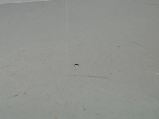 Image 1 of Glazen salontafel van gebogen veiligheidsglas, jaren 70.