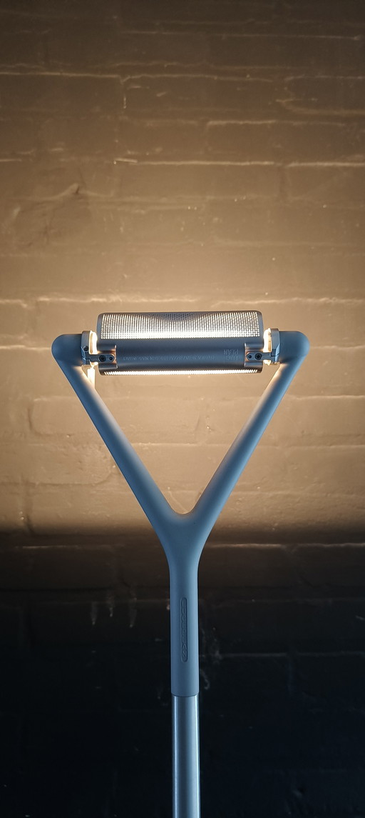 Lámpara de pie Luceplan D15 Lola de Alberto Meda y Paolo Rizzatto
