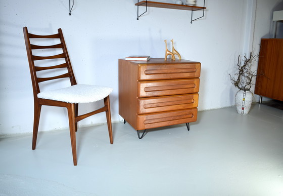 Image 1 of Vintage ladekast/commode van Deens teakhout, midden van de 20e eeuw.