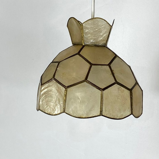 Pair of Capiz Pearl Pendant Lights, 1950s – Pendant lamps, Stone (photo 2 of 9)