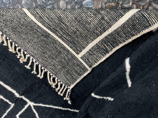 Tapis marocain noire artisanal 250cmx150cm 