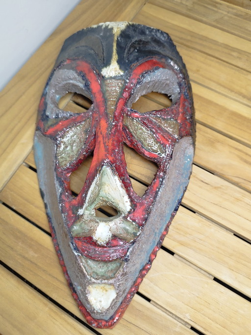 Máscara de cerámica