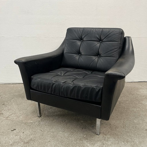 Midcentury Lounge Armchair - Profilia - Black Leather