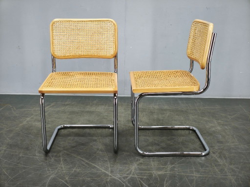 Par de sillas voladizas italianas Cesca, inspiradas en un diseño de Marcel Breuer, década de 1970.