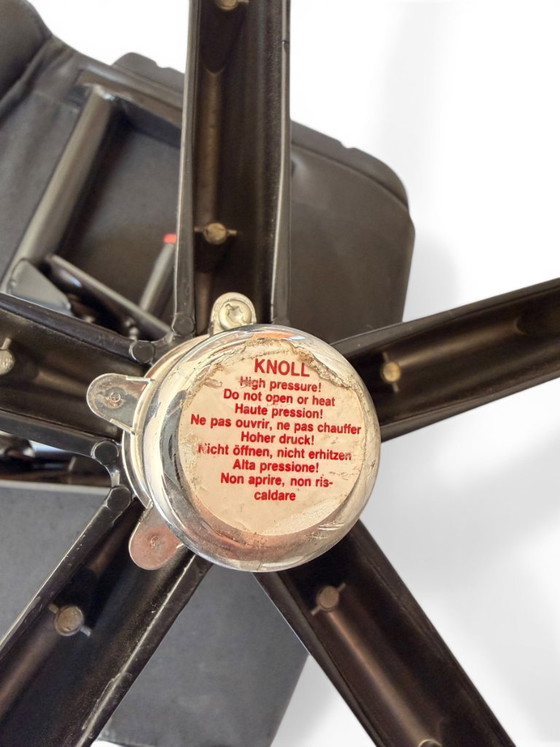 Image 1 of Richard Sapper bureaustoel, Knoll-editie - zwart leer en metaal, circa 1980