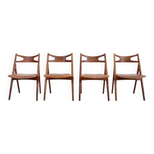 Satz von 4 Eichenholzstühlen, Modell Hans Wegner Sawbuck CH29, hergestellt von Carl Hansen and Son – eetkamerstoelen, Leather