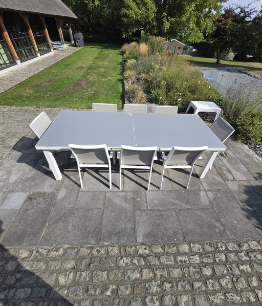 Tavolo da giardino e 8 sedie
