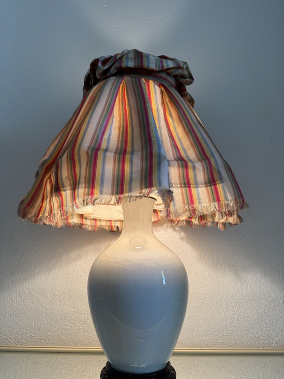 Image 1 of Große Lampe aus Porzellan und Seidentaft