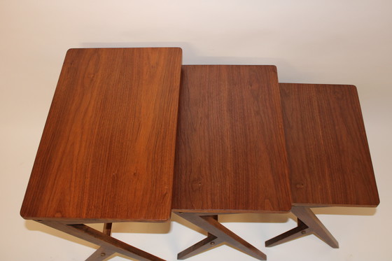 Image 1 of Vintage bijzettafeltjes ‘nesting tables’ mid century 