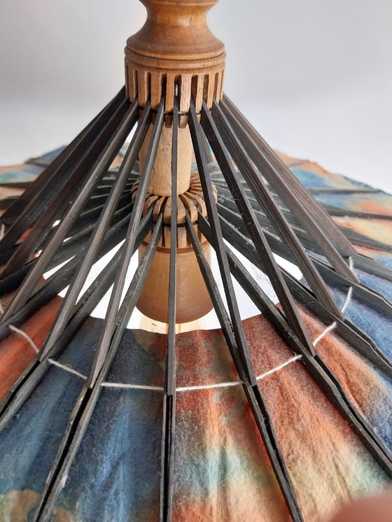 Image 1 of 1 x oosterse parasol hanglamp met bloemmotief en zilveren garnalen 1960's