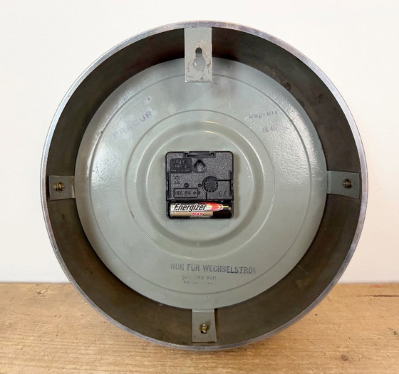 Vintage Wall Clock from PRAGUR, 1940s – Glass, Chrome (photo 16 of 19)