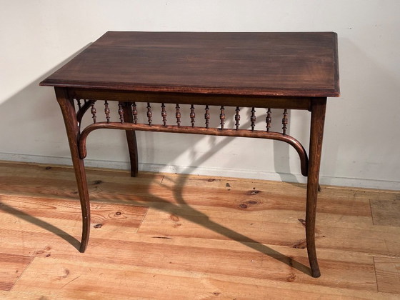 Image 1 of Tavolo in legno curvato Art Nouveau del 1900 circa (Faggio)