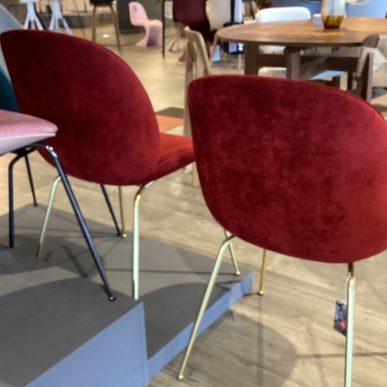 Image 1 of Chaise de salle à manger Gubi Beetle Chair