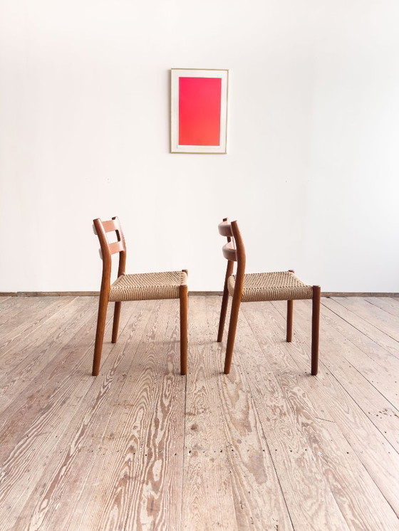 Image 1 of Zwei Teak-Esszimmerstühle, Modell 84 von Niels O. Møller für J.L. Moller, Dänemark