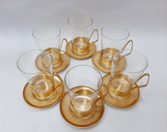 Image 1 of Set di 6 tazze in vetro con portabicchieri in rame/ottone con piattini