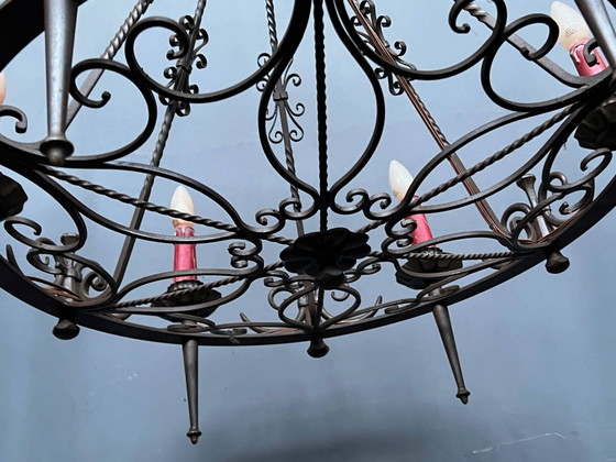Lampadario in ferro battuto in stile gotico. – Metal (photo 6 of 8)