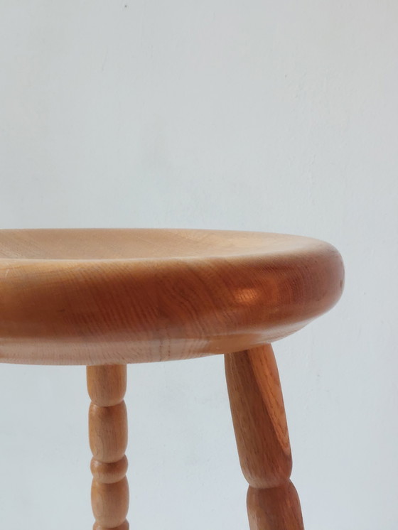 Image 1 of Sgabello vintage in legno di metà secolo, seduta spessa, gambe tornite