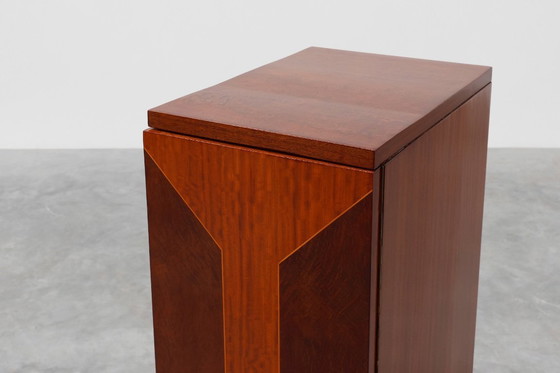 Image 1 of Armario Art Decó único con incrustaciones de chapa de madera, Francia años 20