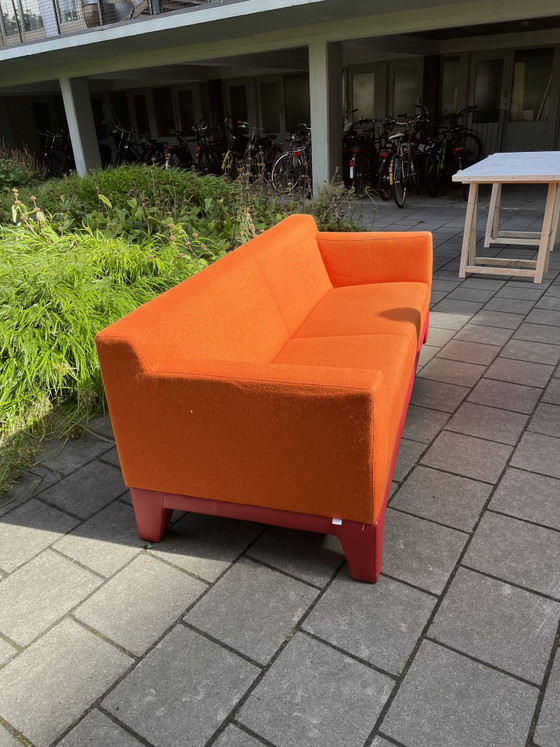 Pode Plot Bank von Design Duo – Orange/Rot – Sofas, Leather, Wool (photo 4 of 9)