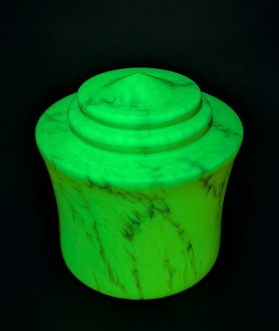 Image 1 of Clichy glass, "Skyscraper" model (Scailmont/Thabur 1925-1935), UV-reactive uranium