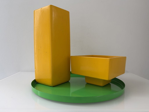 Postmoderne Vazenset Geel Met Groen Dienblad
