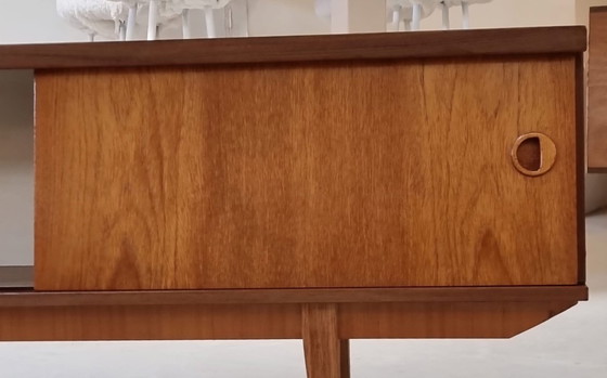 Image 1 of Tablero bajo de mediados de siglo