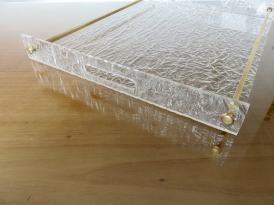 Image 1 of Zeer grote "Roche Bobois" schaal van lucite en messing, Frankrijk, 1970