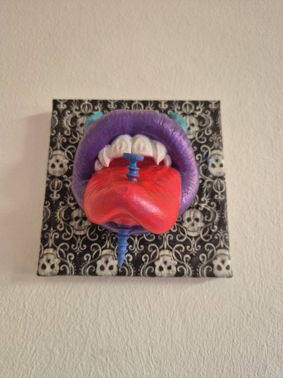 Image 1 of Jolis parasites – Sculpture de bouche pop art