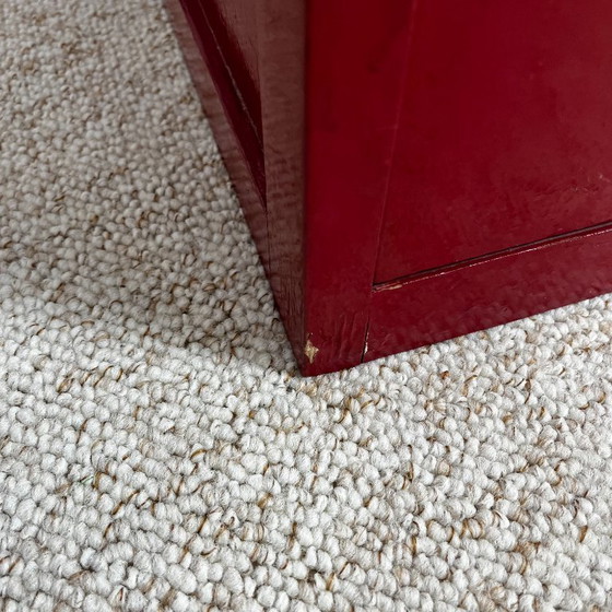 Piccolo mobile da officina in pino laccato rosso, 1980 – Cassettiere, Legno (photo 11 of 15)