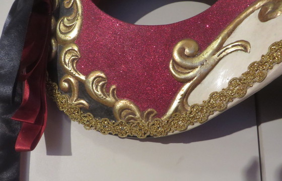 Image 1 of Maschera da parete di Designstudio della collezione Katherine - 63 cm