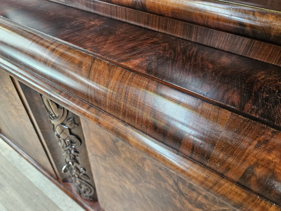 Image 1 of 1930s Art Deco Display Cabinet in Walnut and Walnut Root