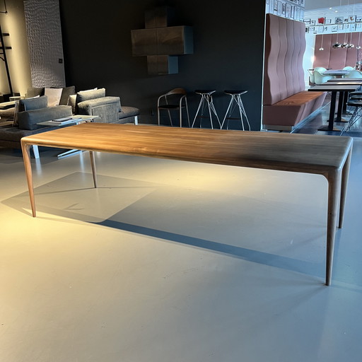 Artisan Latus eetkamertafel Europees walnoot 260x90x76