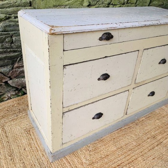 Image 1 of Dressoir / Ambachtelijk meubilair