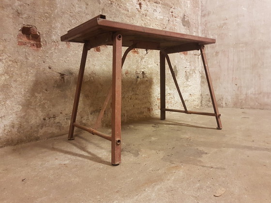 Image 1 of Mesa de trabajo industrial francesa de acero / banco de trabajo / plegable