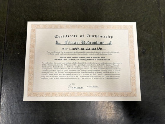Modello di Barca Ferrari Hydroplane con Certificato – Oggetti decorativi, Pelle, Metallo (photo 18 of 18)
